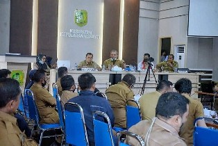 Baru Sehari Dilantik Jadi Sekda, Kamsol Langsung Pimpin Rapat PMPRB